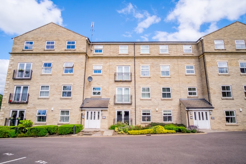 property-for-sale-2-bedroom-28-in-axminster-drive