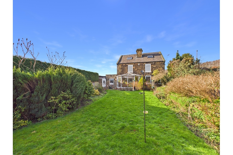 property-for-sale-3-bedroom-detached-in-dronfield-18