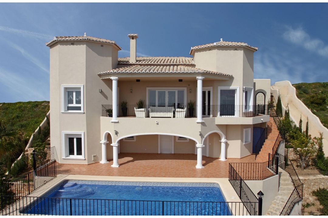property-for-sale-villa-in-cumbre-del-sol-spain-15