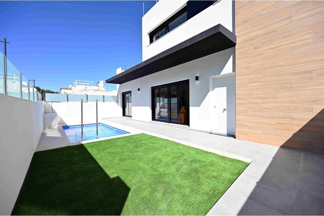 property-for-sale-town-house-in-orihuela-costa-spain-3