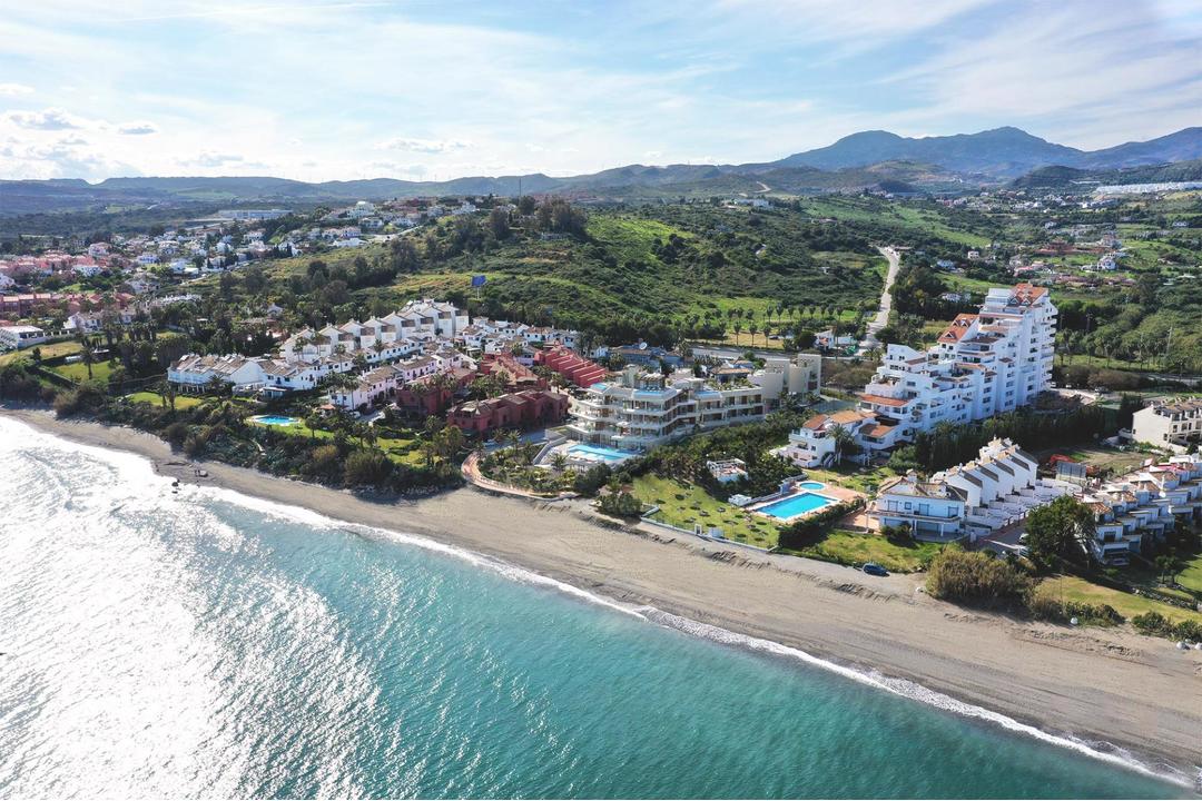 property-for-sale-penthouse-in-estepona-spain-14