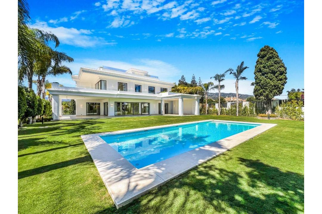 property-for-sale-villa-in-marbella-spain-15