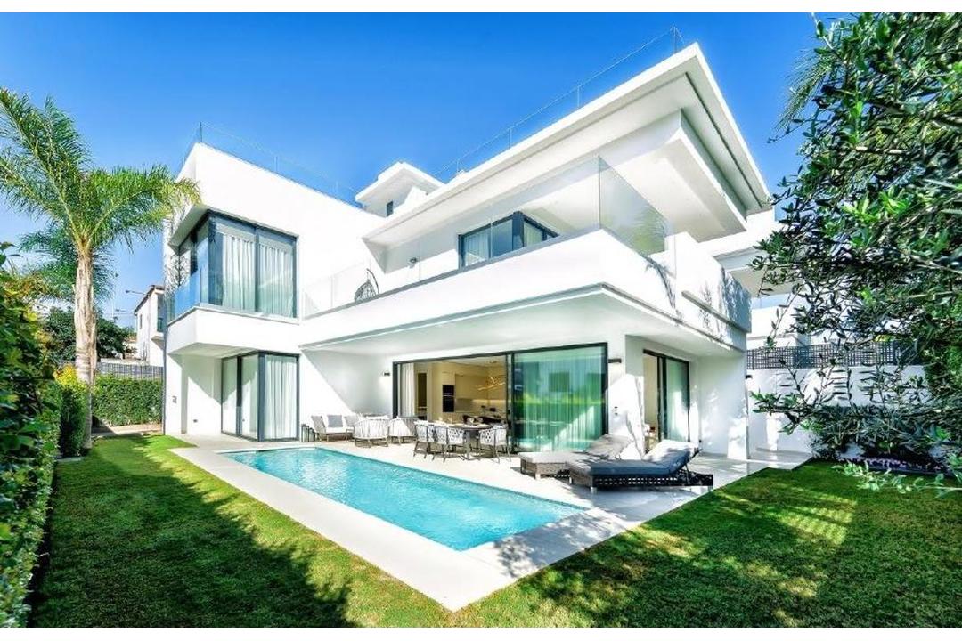 property-for-sale-villa-in-marbella-spain-19