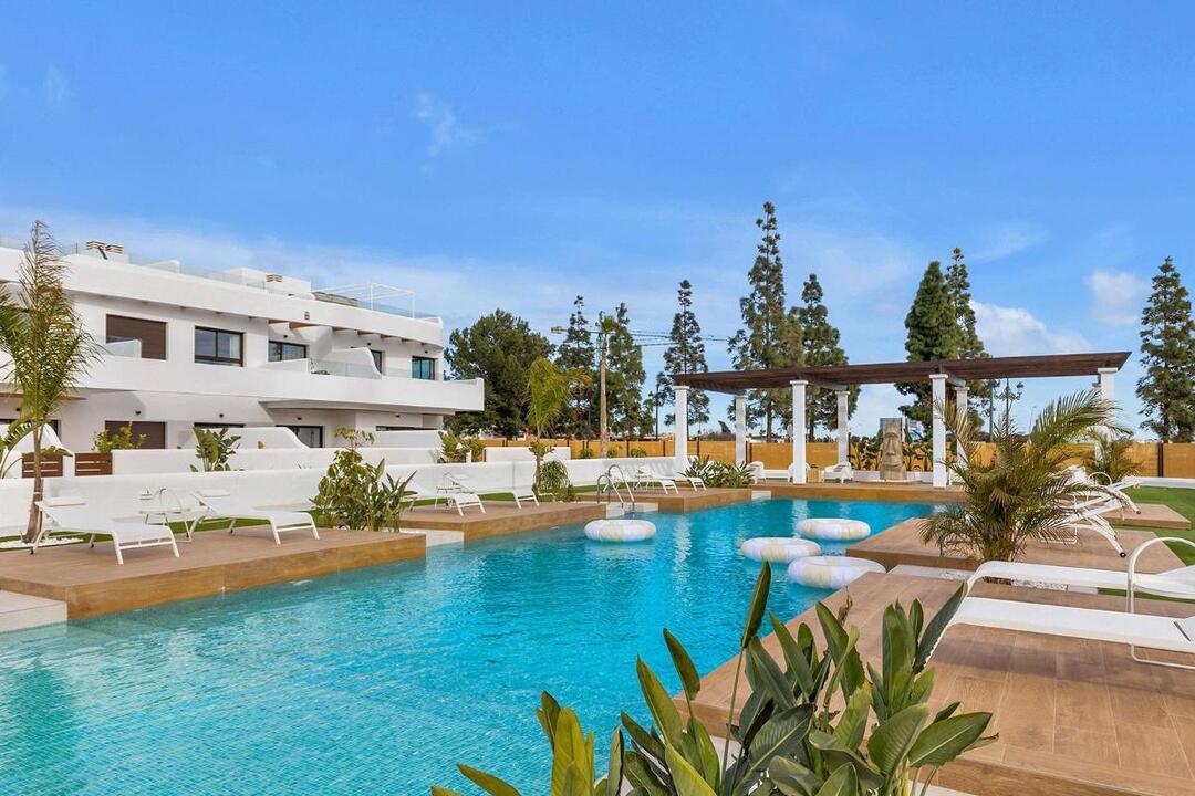 property-for-sale-penthouse-in-los-alcazares-spain-13