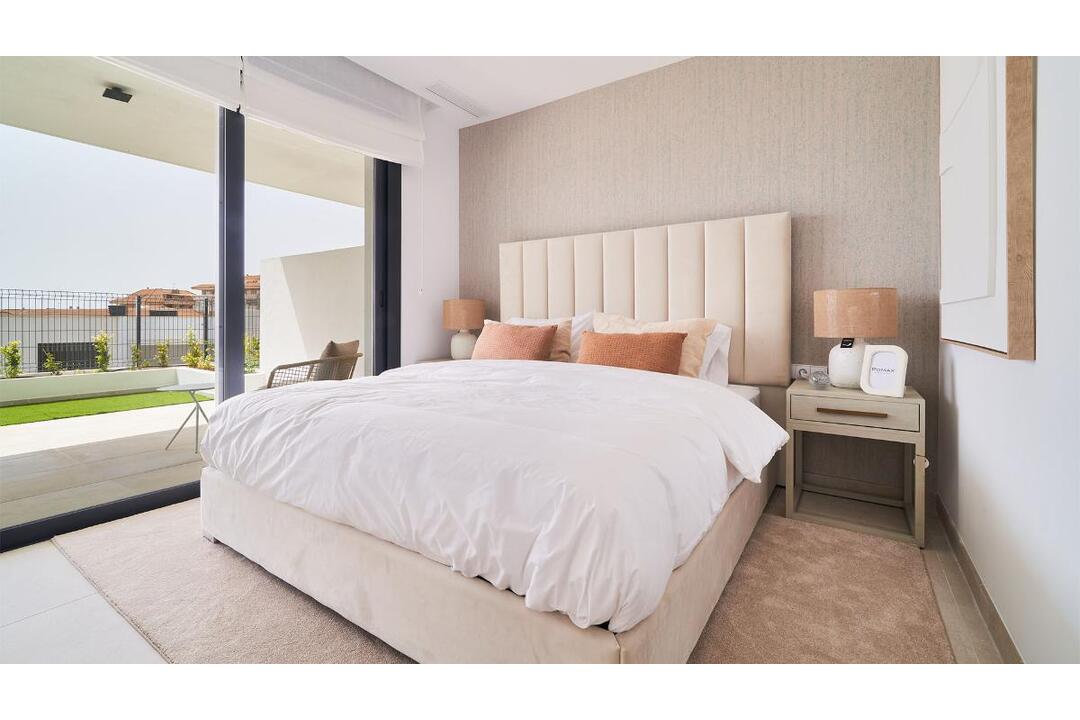property-for-sale-penthouse-in-fuengirola-spain-37